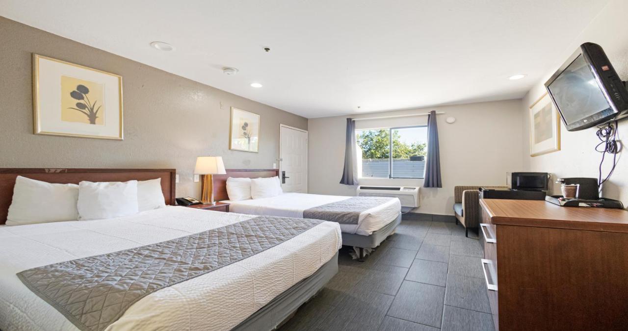 Budget Inn And Suites Stockton Yosemite Eksteriør bilde