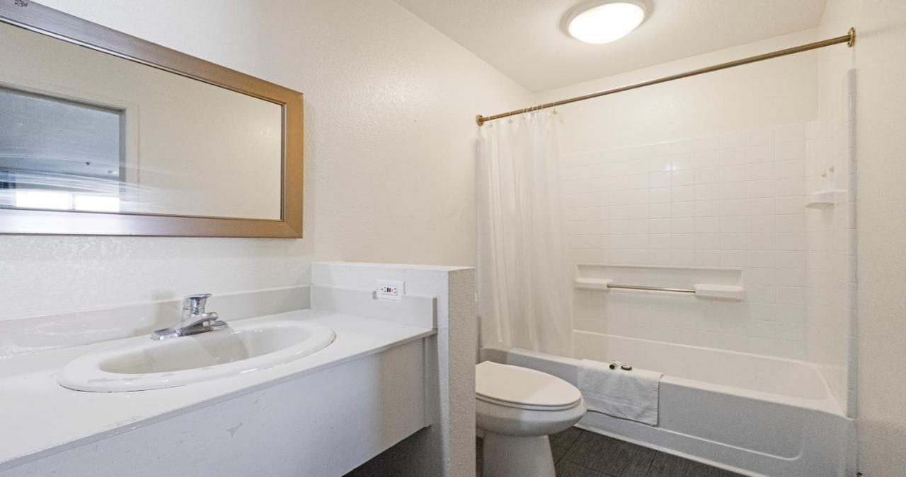 Budget Inn And Suites Stockton Yosemite Eksteriør bilde