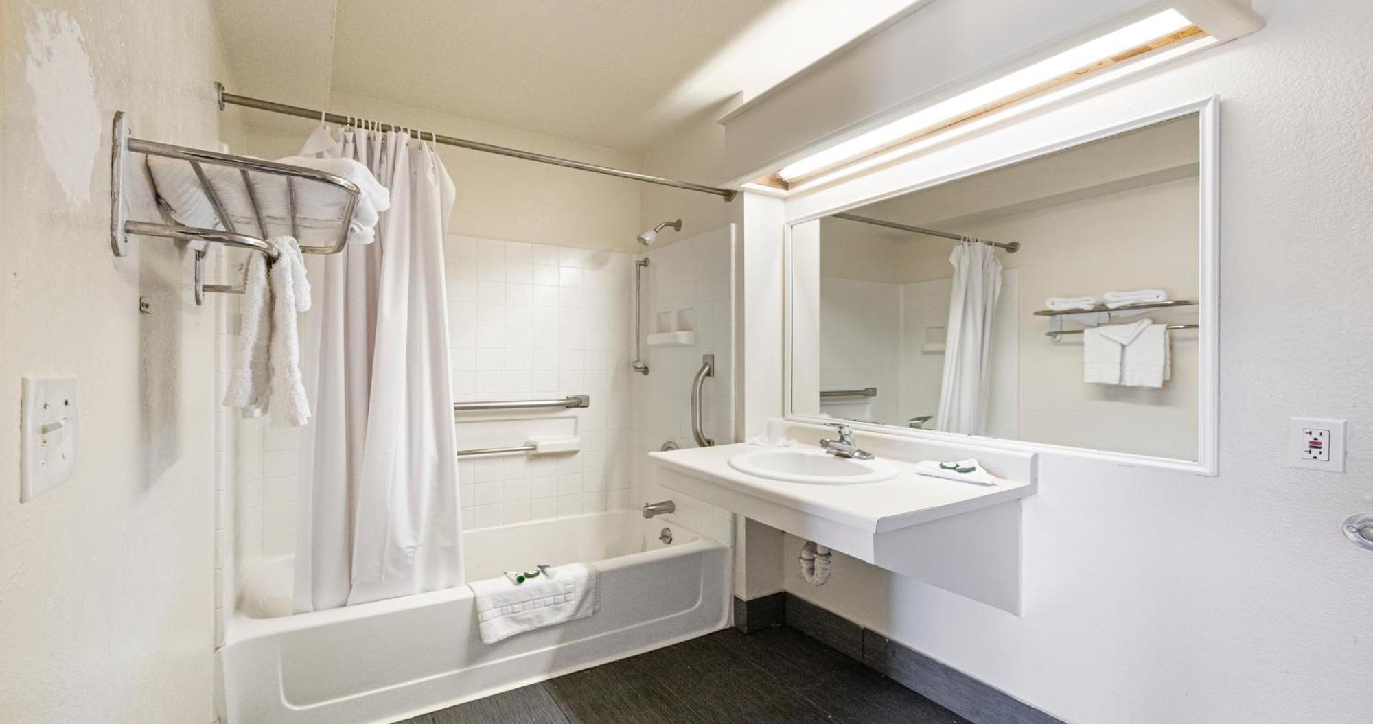 Budget Inn And Suites Stockton Yosemite Eksteriør bilde
