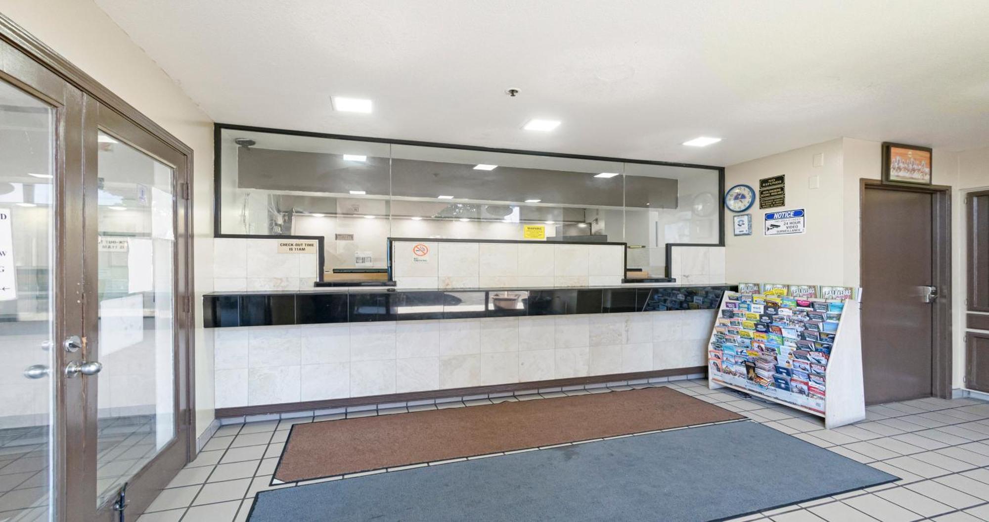 Budget Inn And Suites Stockton Yosemite Eksteriør bilde